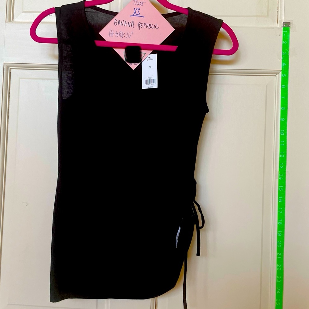 NWT xs | extra small Banana Republic Black knit crossover tank.